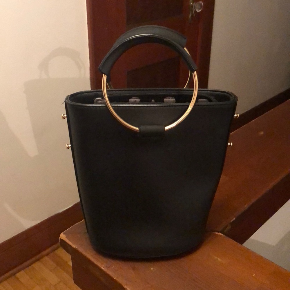 Melie Bianco Shoulder Bag With Metal Hardware